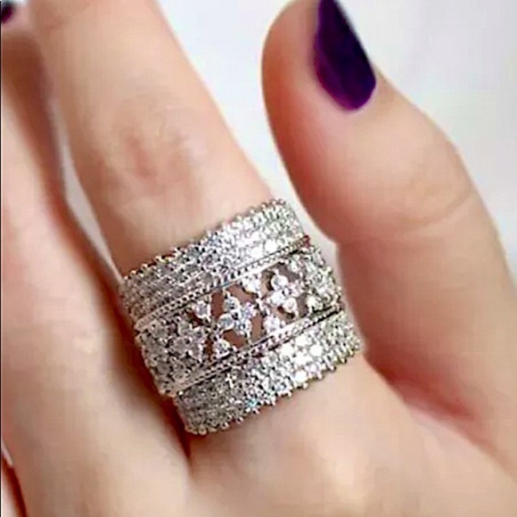 WHITE GOLD SAPPHIRE BAGUETTE RING FLOWER DIAMOND ENGAGEMENT - Picture 1 of 7